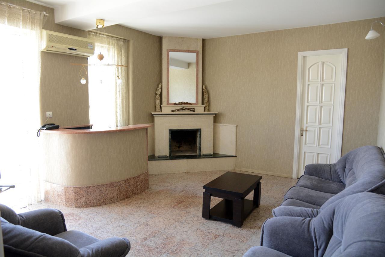 Hotel Ata ティビリシ エクステリア 写真